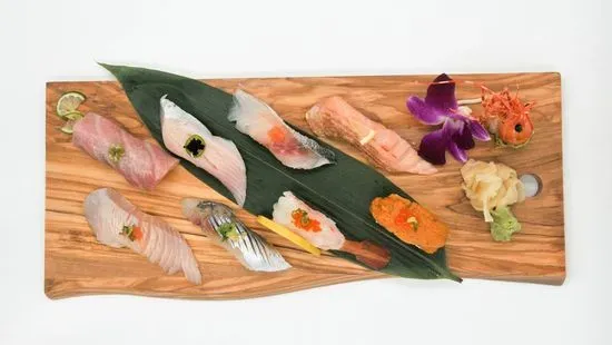 Omakase Nigiri (8 Pieces)