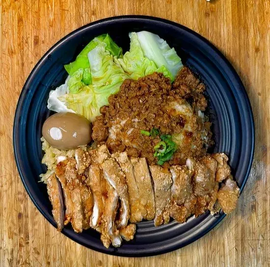 Juicy Chicken Cutlet with Braised Pork Rice / 鸡排卤肉饭