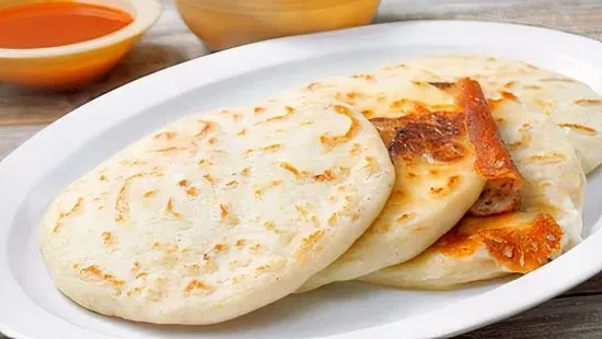 3 pupusa de queso y frijol |  3 cheese and beans pupusas 