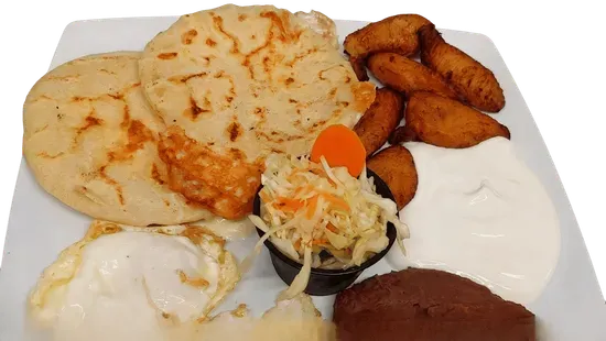 desayuno con pupusas