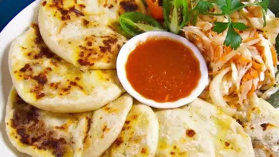 especial de savado. 10 pupusas y 1 colashampan\\ Saturday special  10 pupusas and 1 colashampan 