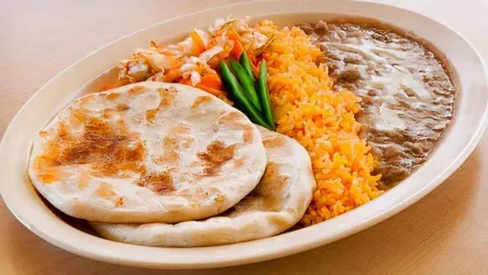 2 pupusas rebueltas servidas con arroz y frijoles//2mix pupusas with rice and beans 