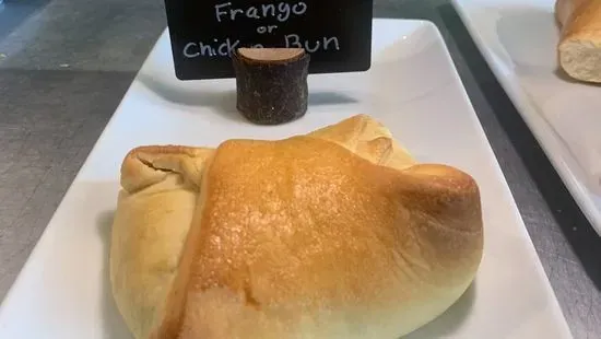 Esfirra de Frango/ Chicken Bun