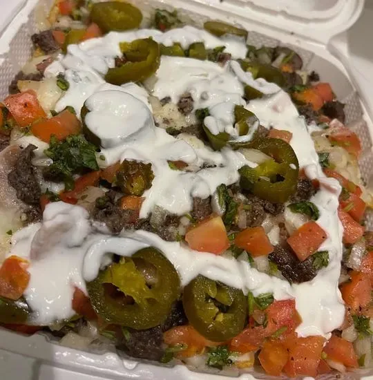 4. Super Nachos Asada