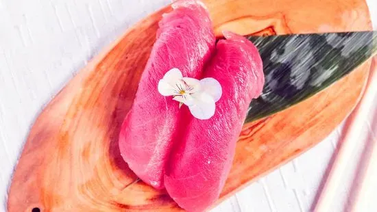 Maguro nigiri