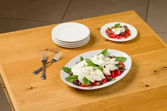 Caprese Tradizionale (Serves 6)