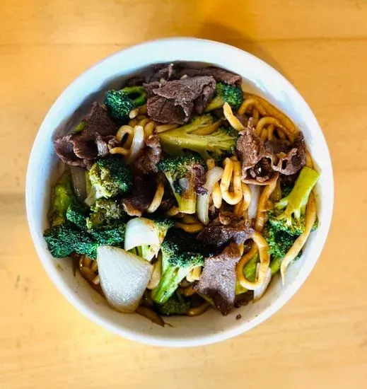 Beef & Broccoli Bowl with Noodles 