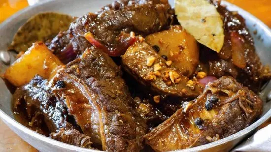 Adobung Brisket ning Baka (Beef Brisket Adobo)