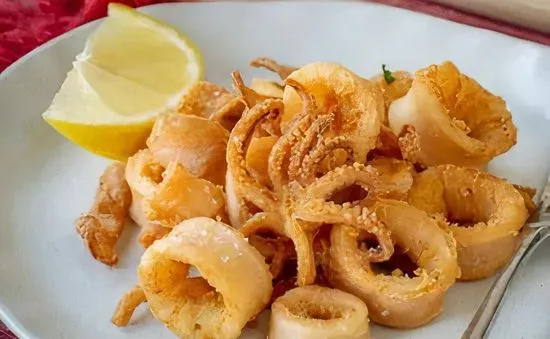 A12 Calamari Tempura