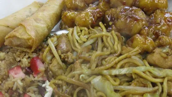 L6. Chicken Chow Mein, Pork Fried Rice, Egg Roll (2), Orange Chicken (Hot & Spicy)