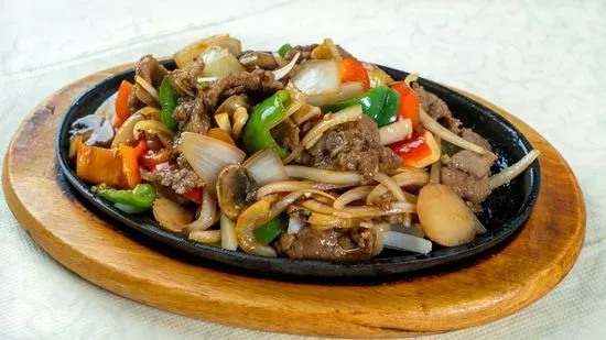 Sizzling Beef Platter / 鐵板牛