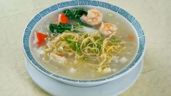 Deluxe Seafood Noodles Soup / 海鮮湯麵