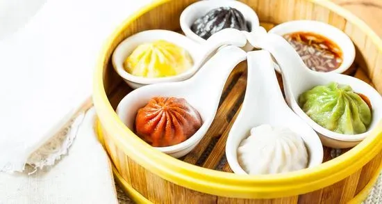 201. Rainbow sampler Shanghai dumplings  六彩⼩籠包 