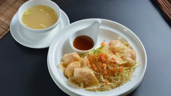 342 Wonton  w/ Noodles in Abalone Broth  鮑汁雲吞麵