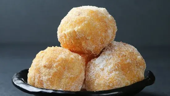 831. 沙翁 / Sugar egg puffs