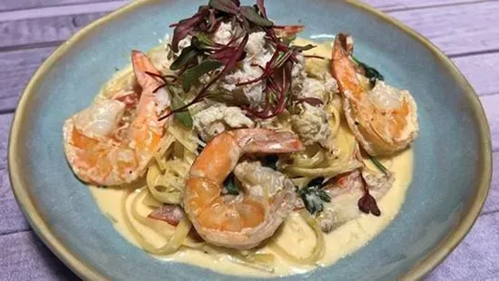 Crab & Shrimp Fettuccine