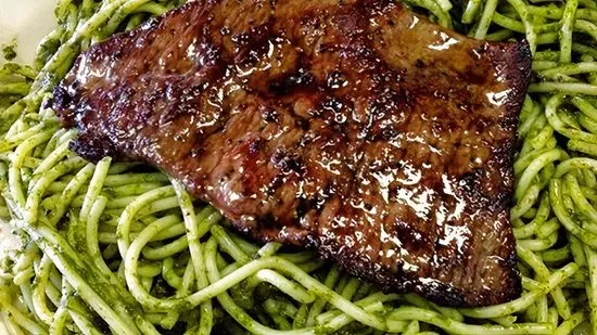 Tallarines Verdes Con Bistec