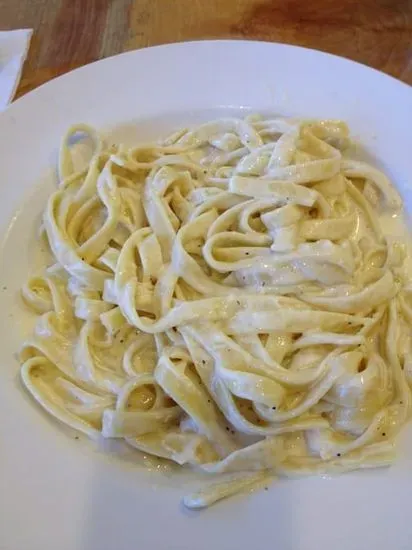 Fettuccine Alfredo Pasta