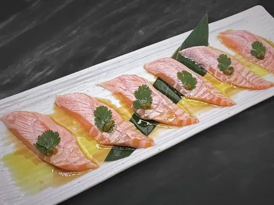 SALMON CARPACCIO