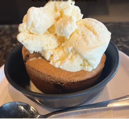 Chocolate Chip Lava Cookie & Ice Cream