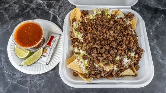 Nachos con Carne / Nachos with Beef