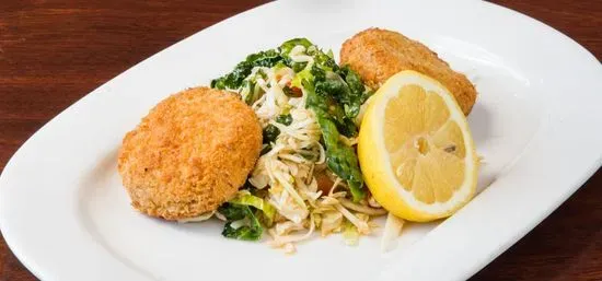 Max’s Famous Dungeness Crab Cakes