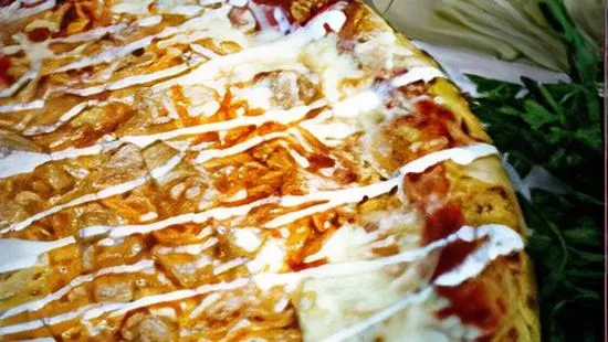 The Buffalo Chicken & Ranch Pie Medium 14' Pizza