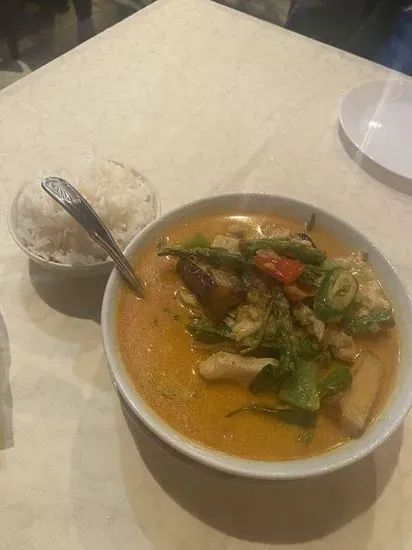 315 Red Curry Chicken*