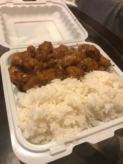 02. General Chicken Combination Plate