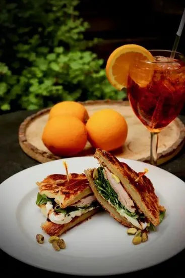 Burrata Croissant