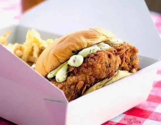 FRIED CHICKEN SANDWICH