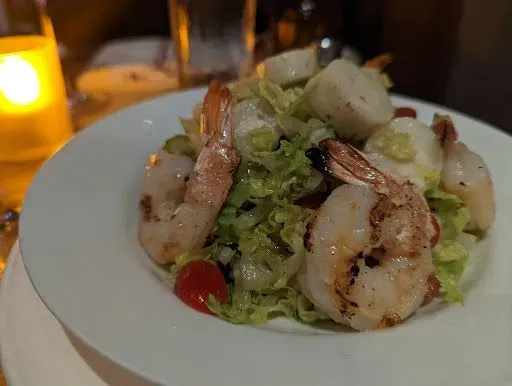 Camarones con Ensalada de Palmitos