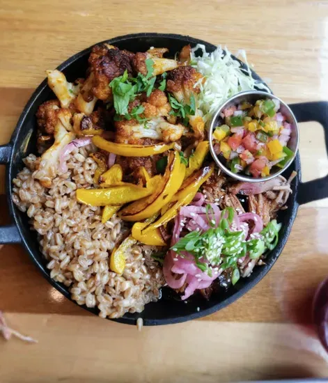 BBQ CHICKEN BOWL