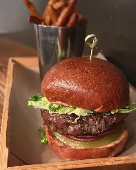 Signature Cheeseburger