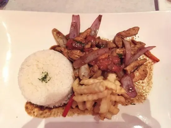 Pollo Saltado