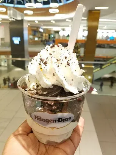 Cookies & Cream Dazzler Sundae