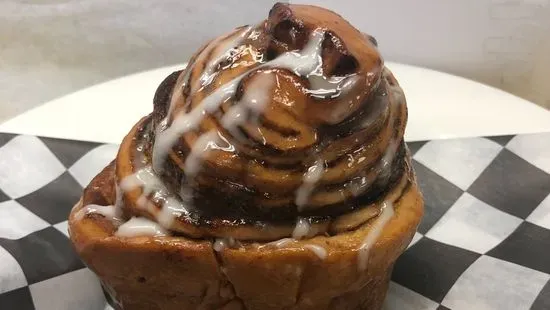 Colossal Cinnamon Bun