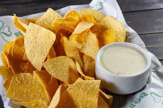 Queso & Chips