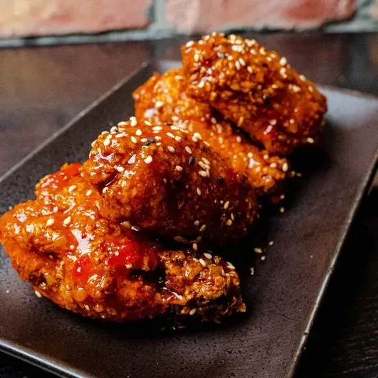 Sweet N' Hot Sticky Wings / 甜辣鸡翅