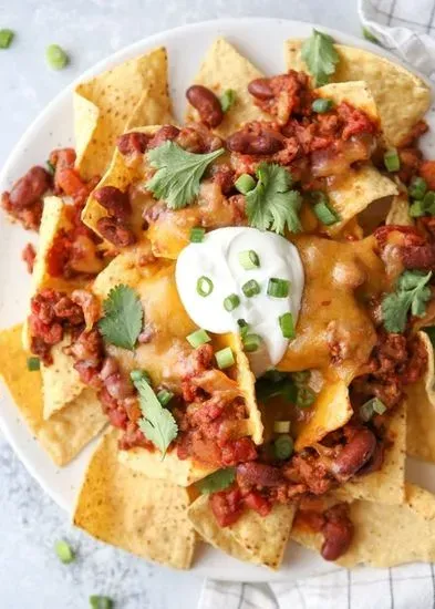 NACHOS  BEEF CHILI