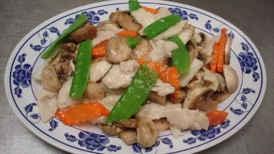 C8. Moo Goo Gai Pan