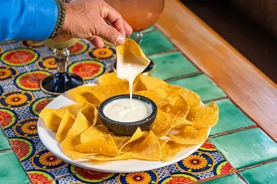 QUESO DIP