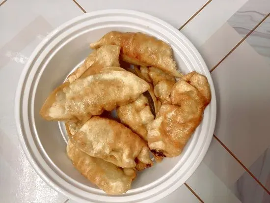 Fried or Steamed Dumpling (8 Pieces)/水饺/锅贴