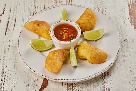 Empanaditas con aji y limon