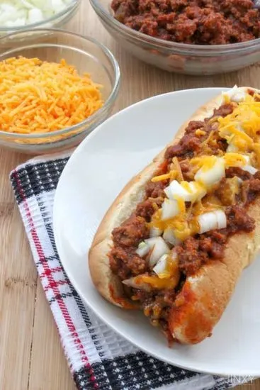 Chili Cheese Dog (Cheddar Cheese Sauce)