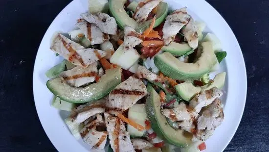 Ensalada De La Casa with chicken