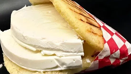 Arepa de queso de mano (gluten free)