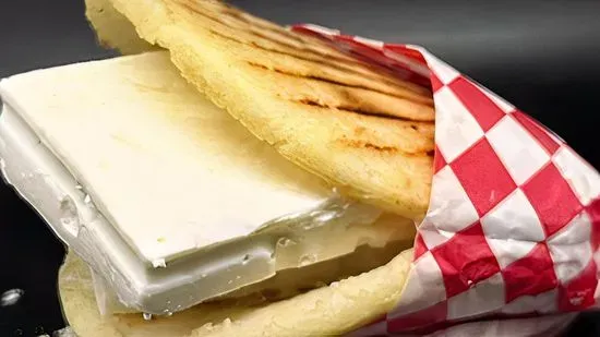 Arepa de queso guayanés (gluten free)