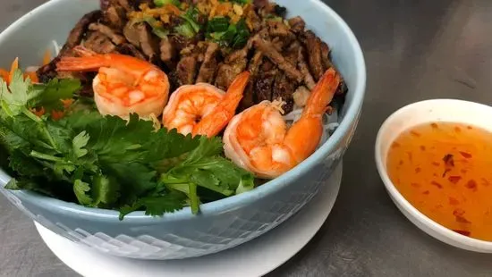 17b. Shrimp & Charbroiled Beef w/ rice vermicelli noodle