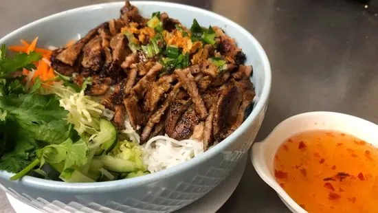 16b. Charbroiled BBQ Meat w/Rice Vermicell / Bún Tôm Hoặc Bò Nướng